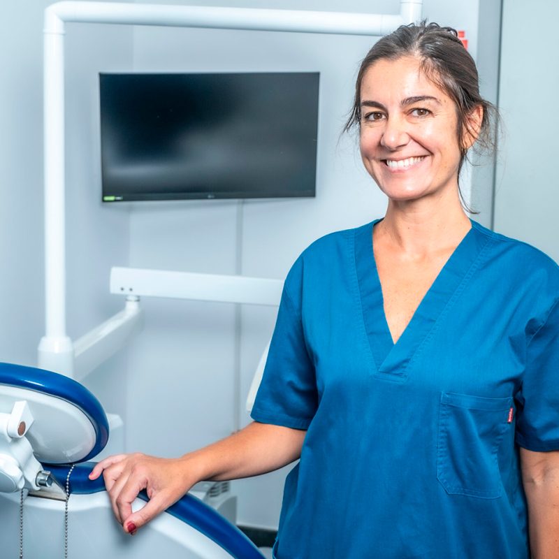 Trabajadora Dental López Cano